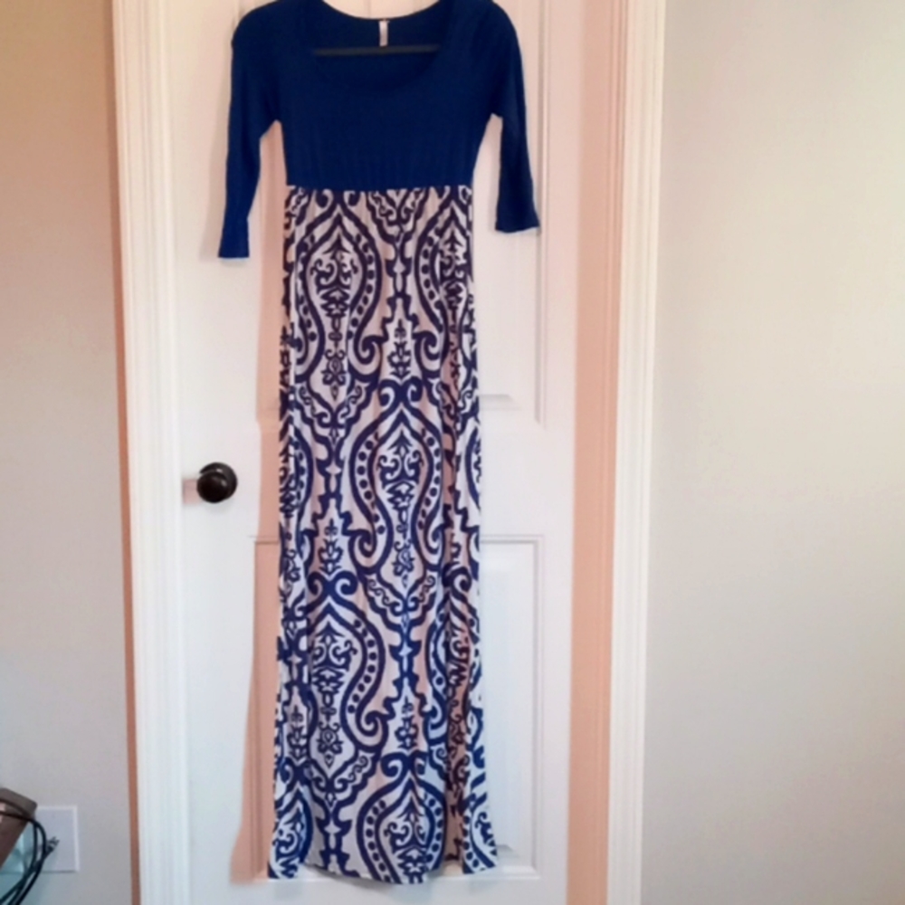 Mid Length Sleeve Maxi Dress Blue and White